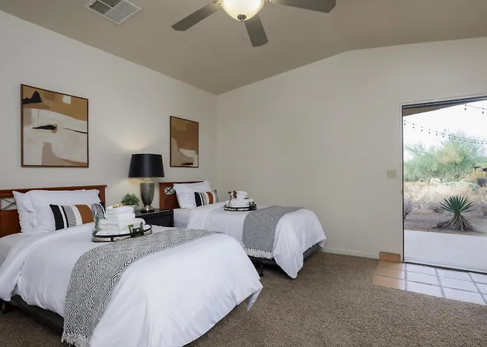 Villa Bocce Court, Heated Pool, Spa, Putting Green, Scottsdale