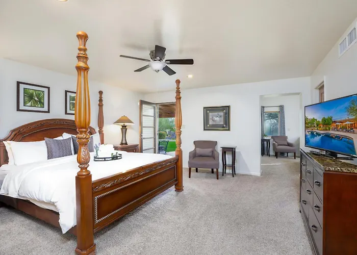 Bocce Court, Heated Pool, Spa, Putting Green, Villa *