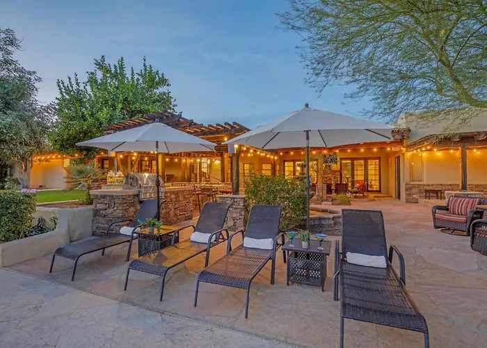 Bocce Court, Heated Pool, Spa, Putting Green, Villa Scottsdale